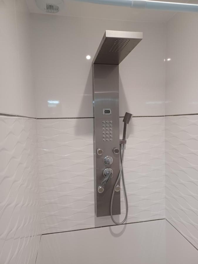 Chambre Privee/Climatisee+Tv /Petit Dejeuner Inclu/Tout Confort Nevers Exterior foto